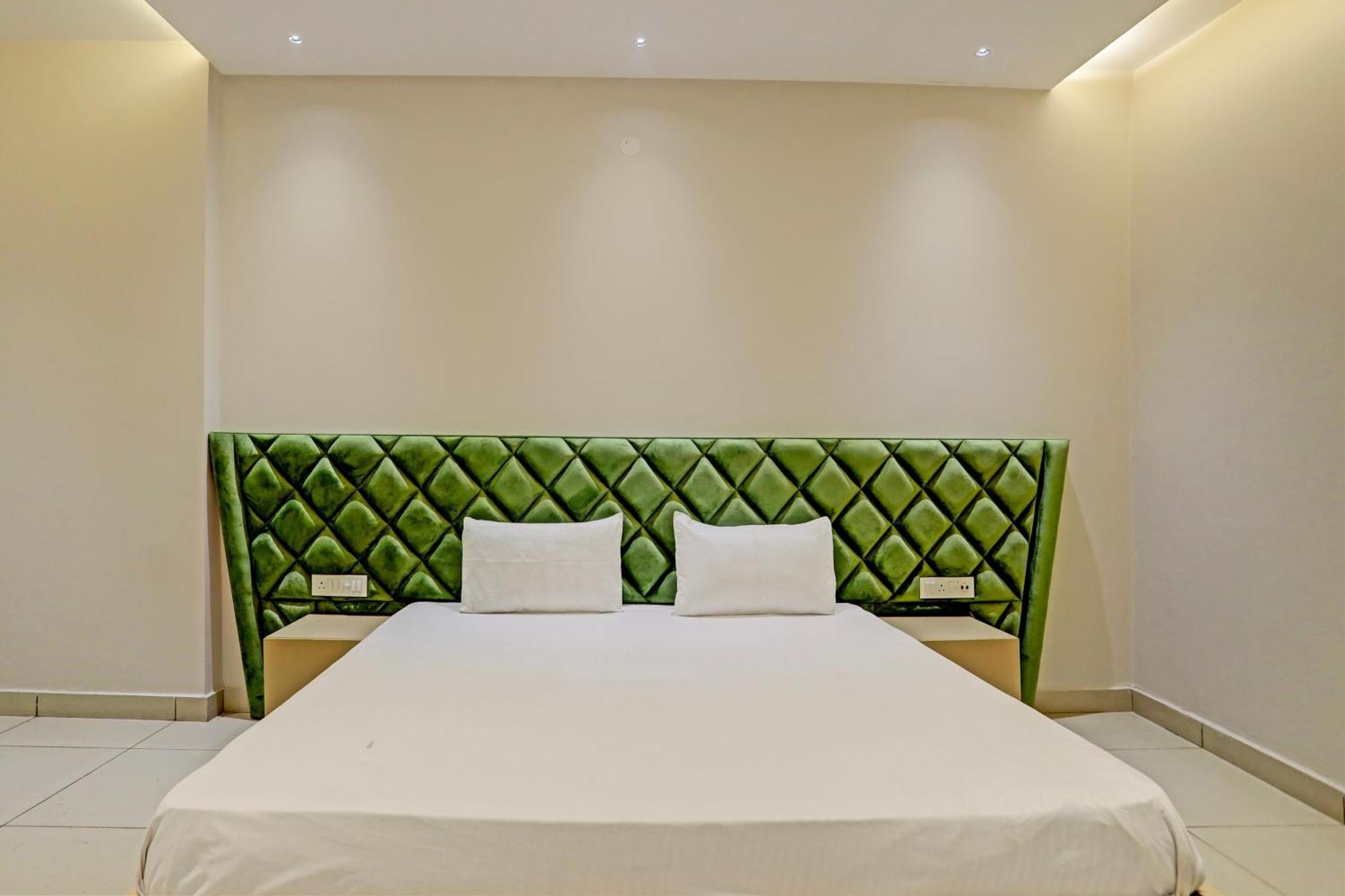 Hotel O Miraas Hotel And Banquet Hall Лудхіяна Екстер'єр фото